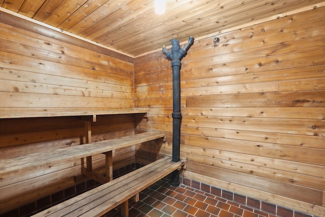 view of sauna / steam room