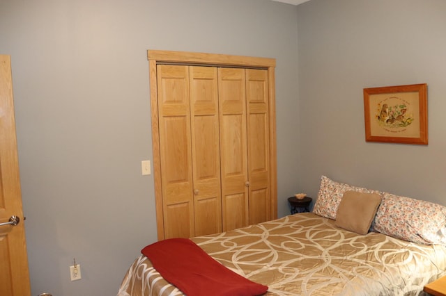 bedroom featuring a closet