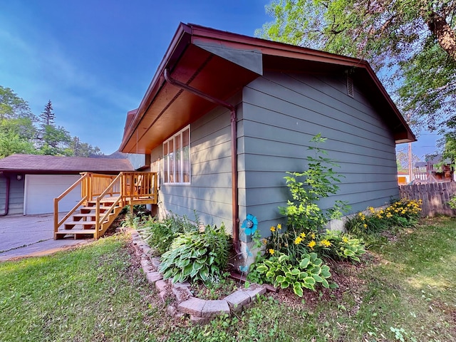 410 1st Ave SE, Baudette, MN 56623 - view of home's exterior with a garage