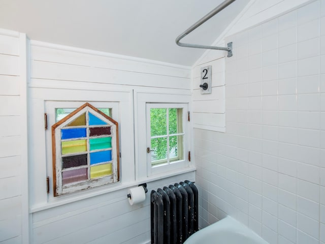 1286 Fairmount Ave, Saint Paul, MN 55105 - full bathroom with radiator
