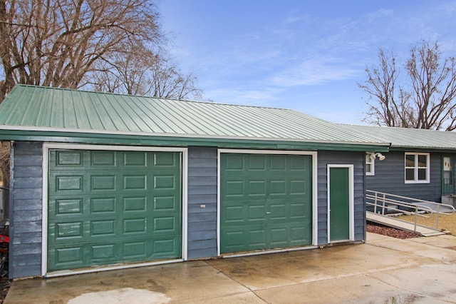 view of detached garage