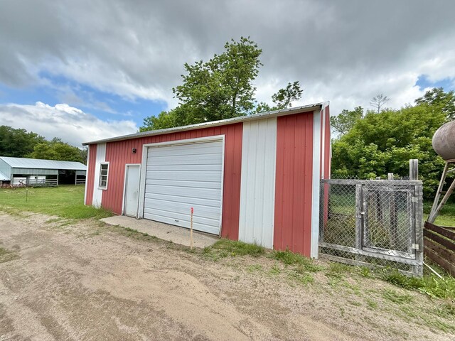 34257 Dusty Trl, Frazee, MN 56544 - detached garage with driveway