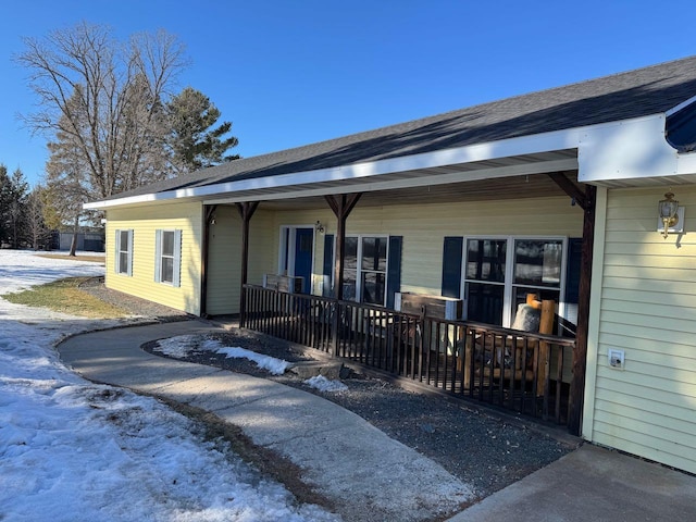 view of front of house featuring covered porch