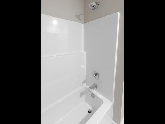 bathroom featuring shower / bathing tub combination