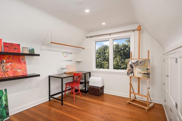 office area with lofted ceiling, wood-type flooring, baseboards, and recessed lighting