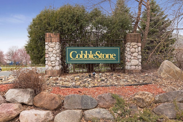 3679 Commonwealth Rd, Woodbury, MN 55125 - view of community / neighborhood sign