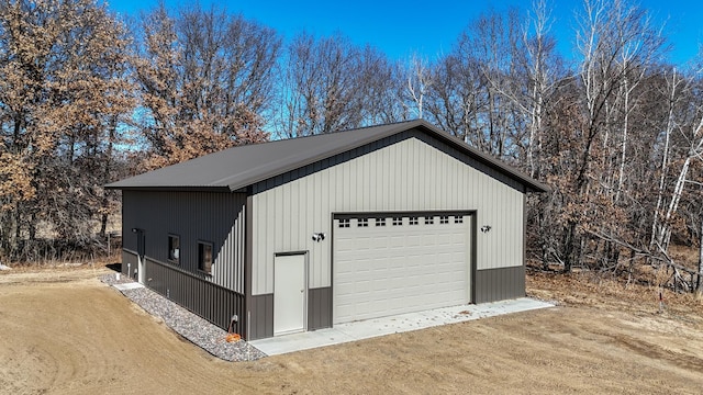 view of detached garage