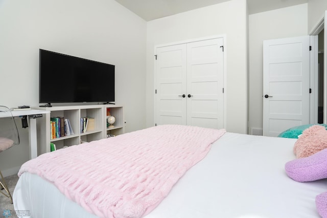 bedroom featuring a closet