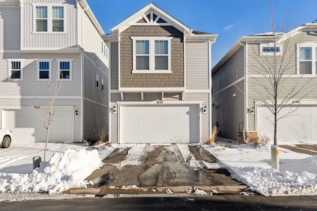 view of front facade featuring a garage