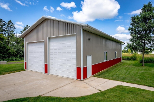 view of detached garage