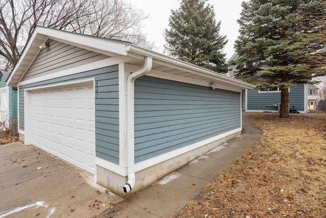 view of detached garage