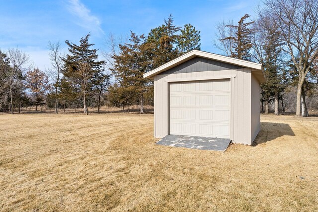 view of detached garage