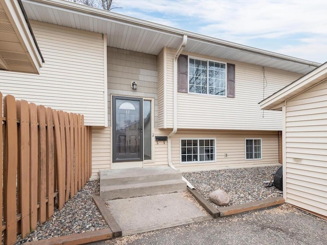 entrance to property with fence