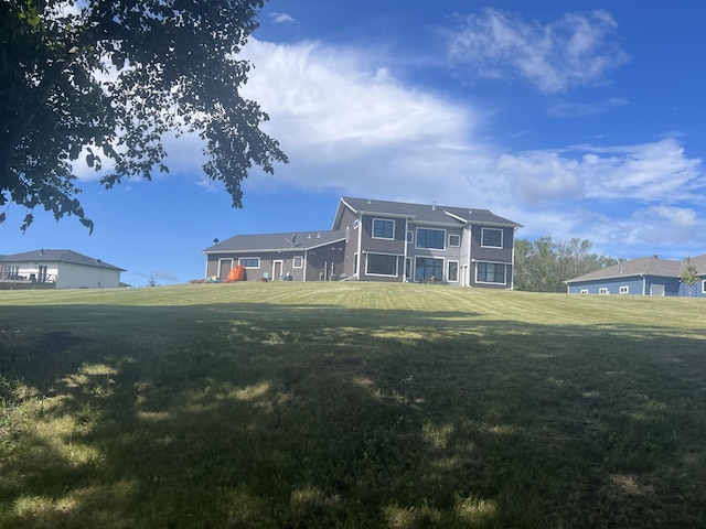 view of front of property with a front yard