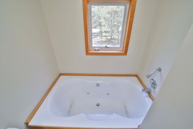 1505 Harrison Dr SW, Brainerd, MN 56401 - full bath with a whirlpool tub