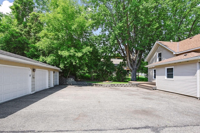 301 Lake St, Waconia, MN 55387 - view of garage