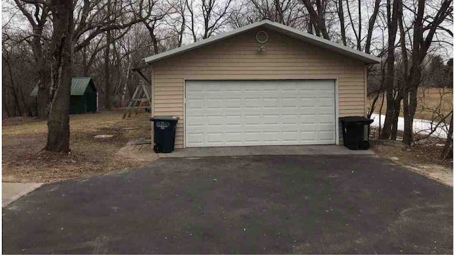 view of detached garage