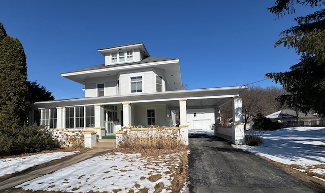 view of front of home featuring driveway