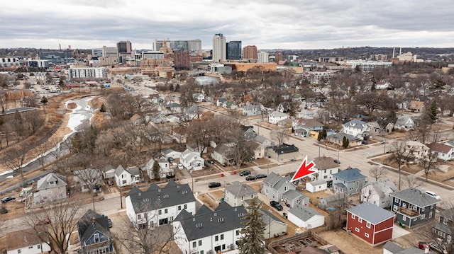 drone / aerial view with a view of city