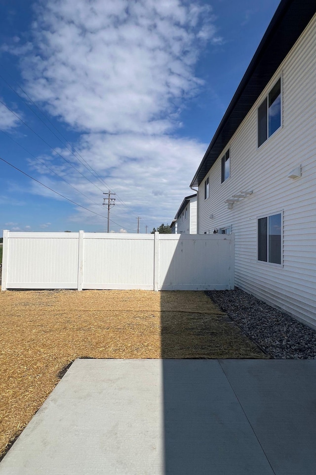 3112 Scotch Ln, Mankato, MN 56001 - view of yard with a patio area