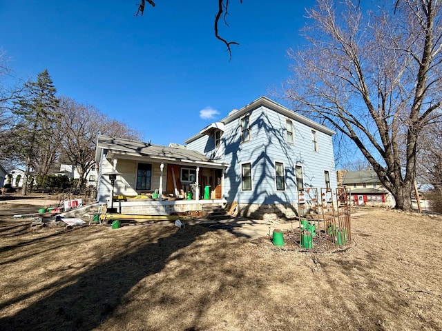 view of front of property with covered porch