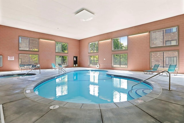 7520 Cahill Rd Unit 121A, Edina, MN 55439 - view of indoor pool