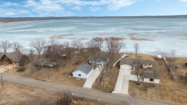 bird's eye view featuring a water view