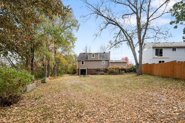 view of yard featuring fence