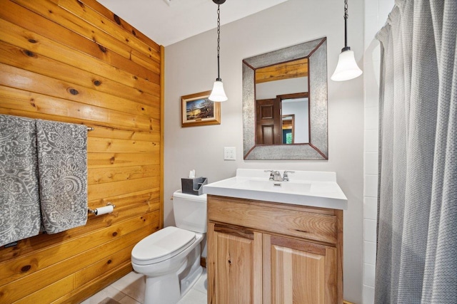 11669 Dellwood Rd, Grant, MN 55082 - full bath featuring vanity, toilet, and a shower with shower curtain