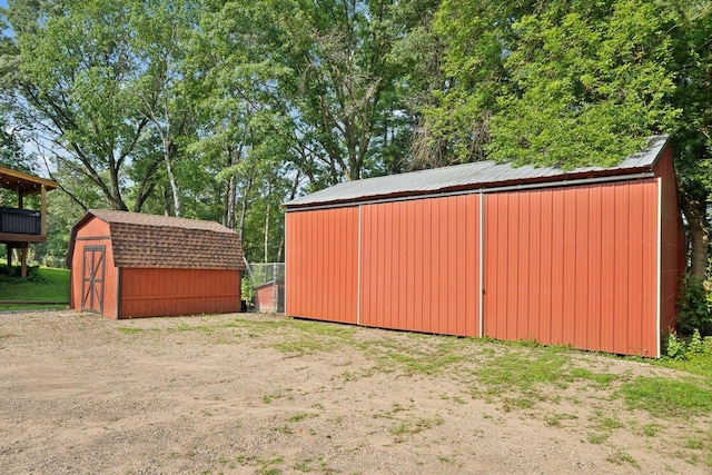 11669 Dellwood Rd, Grant, MN 55082 - view of yard with a pole building
