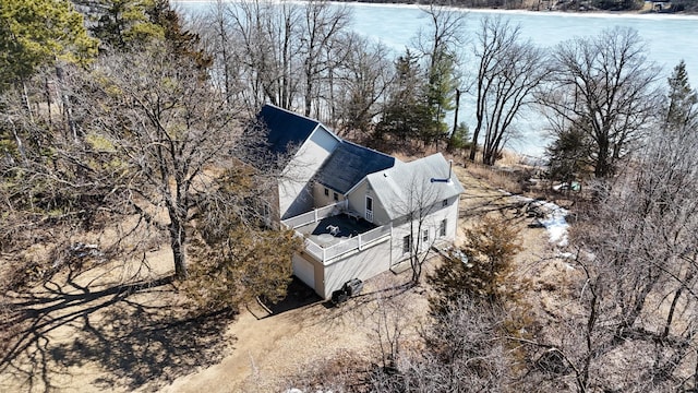 bird's eye view with a water view