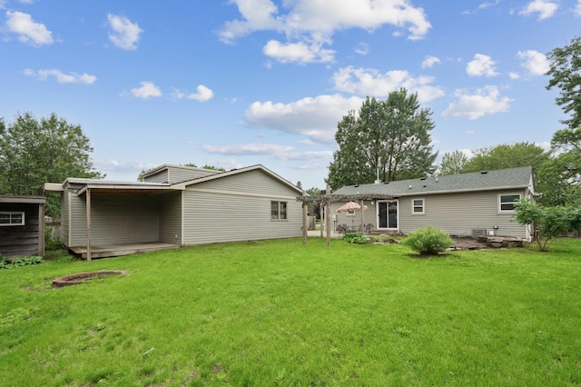 8527 10th Ave S, Bloomington, MN 55420 - back of property featuring a yard