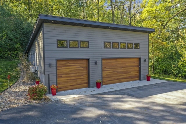 view of detached garage