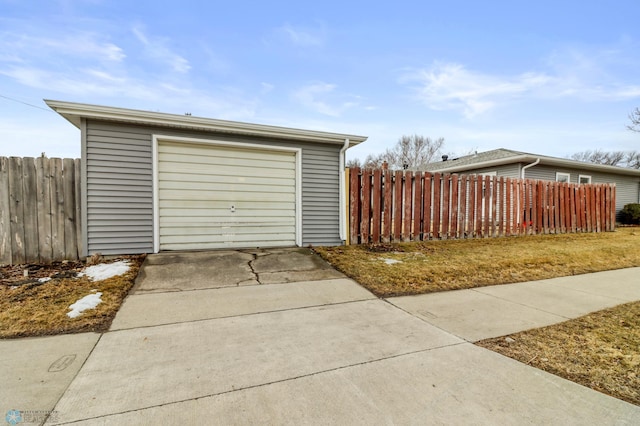 3129 7th St N, Fargo, ND 58102 - garage featuring driveway
