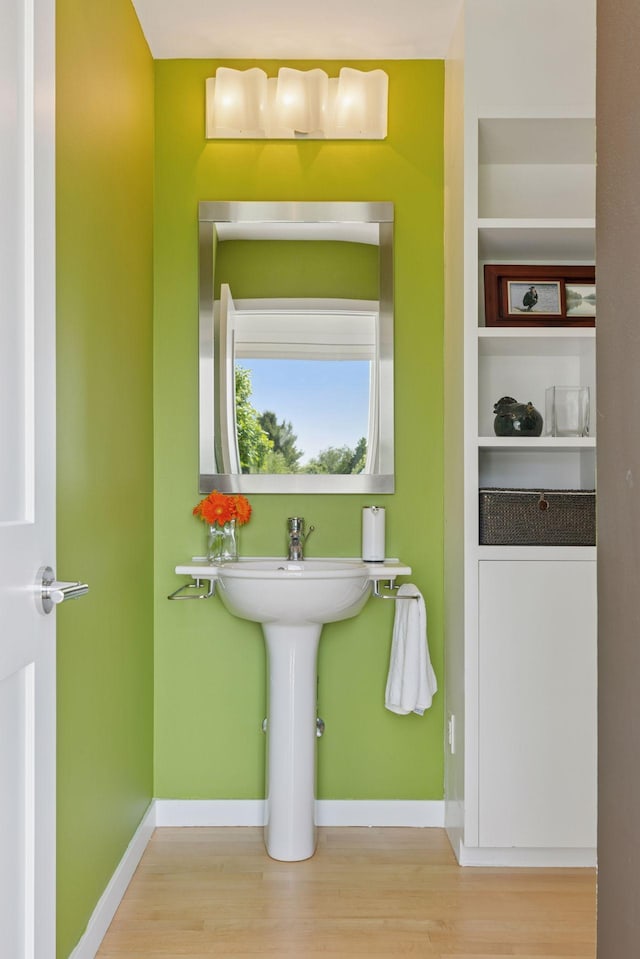 2049 Broadway St, Marine On Saint Croix, MN 55047 - bathroom with wood finished floors and built in features