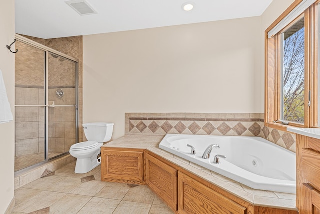 full bathroom featuring visible vents, a wealth of natural light, toilet, and a shower stall
