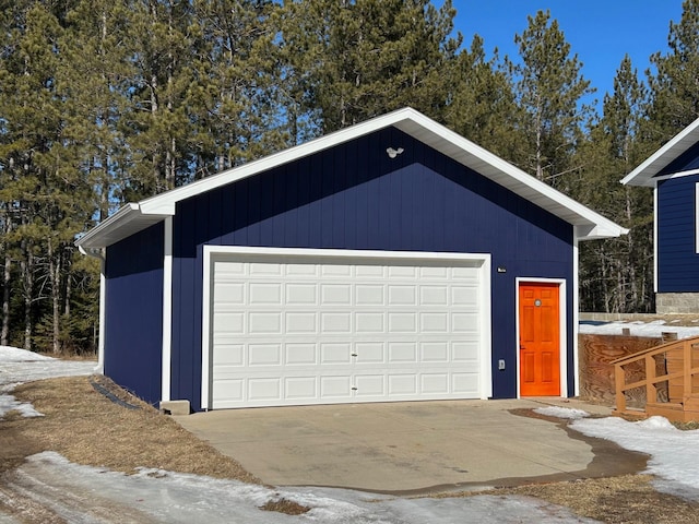 view of detached garage