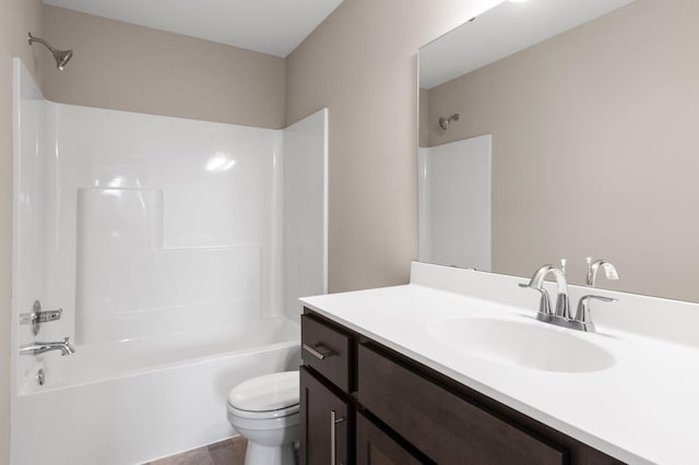 1003 Misty Meadow Blvd, Buffalo, MN 55313 - bathroom featuring vanity, washtub / shower combination, and toilet