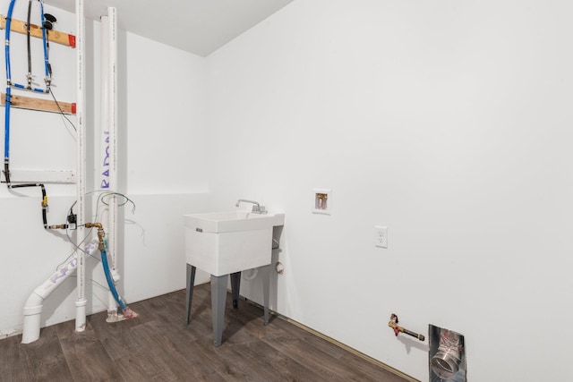 1003 Misty Meadow Blvd, Buffalo, MN 55313 - laundry room with wood finished floors and hookup for a washing machine
