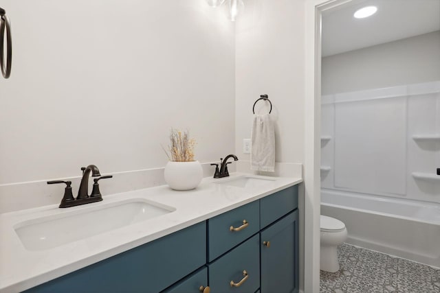 4640 Meadowview Ln, Minnetrista, MN 55331 - full bath with double vanity and shower / tub combination