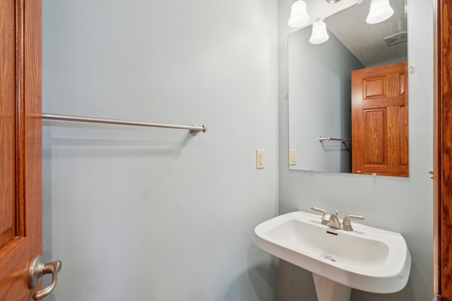 15436 70th Ave N, Maple Grove, MN 55311 - bathroom featuring a sink