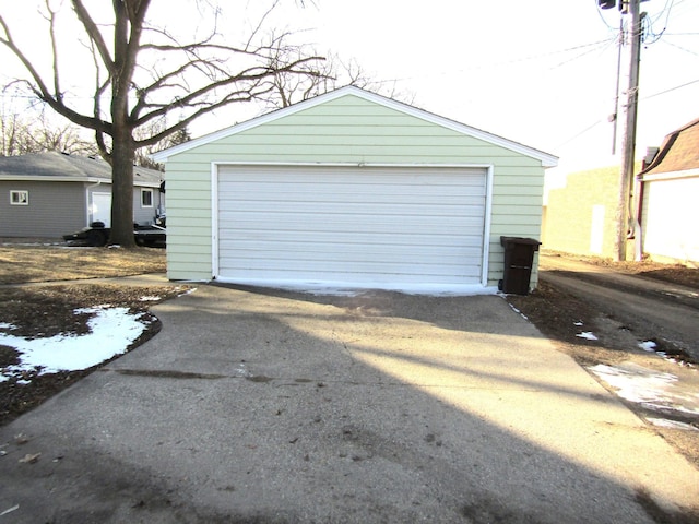 view of detached garage