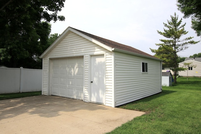 21 1st St NE, Fairfax, MN 55332 - detached garage with concrete driveway