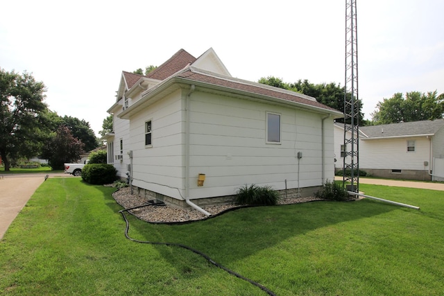 21 1st St NE, Fairfax, MN 55332 - view of side of property with a yard