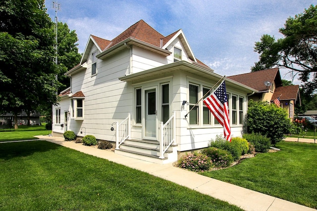 21 1st St NE, Fairfax, MN 55332 - view of front of property with a front lawn and entry steps