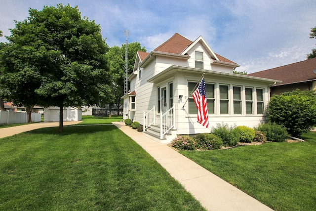 21 1st St NE, Fairfax, MN 55332 - view of front of home with entry steps and a front yard