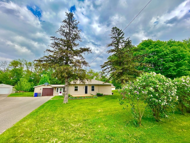1789 Glynview Trl, Faribault, MN 55021 - ranch-style house with a front lawn and driveway