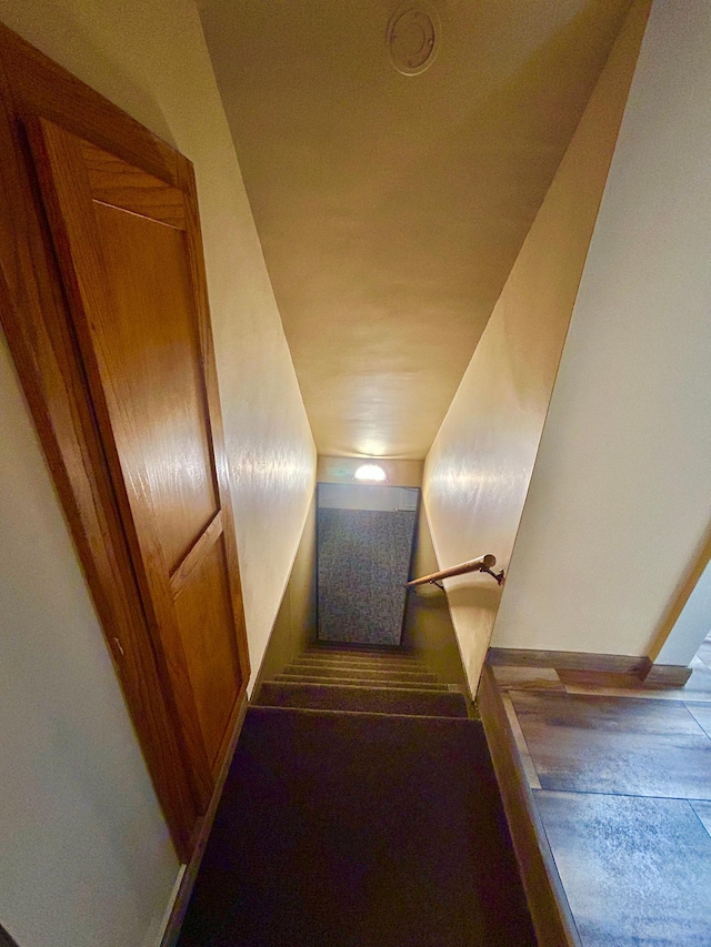 1789 Glynview Trl, Faribault, MN 55021 - stairway featuring baseboards