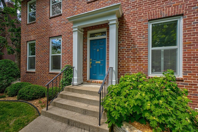 355 Laurel Ave, Saint Paul, MN 55102 - entrance to property featuring brick siding