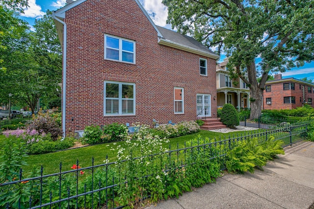 355 Laurel Ave, Saint Paul, MN 55102 - view of side of property with brick siding